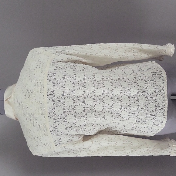 Vintage TuEllys Ivory Lace Shirt With Satin Collar And Ruffles. - Picture 5 of 11